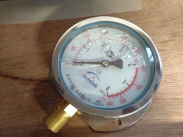 壓力表.jpg 壓力表.jpg